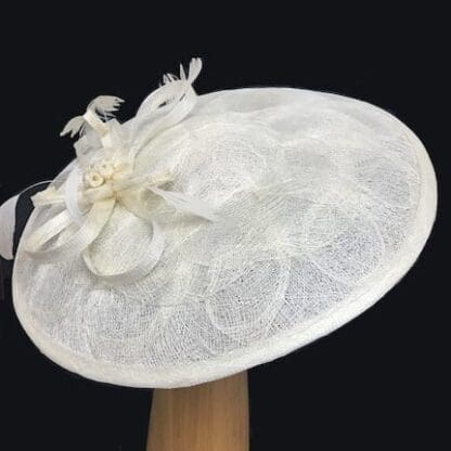 Woven sinamay ivory fascinator