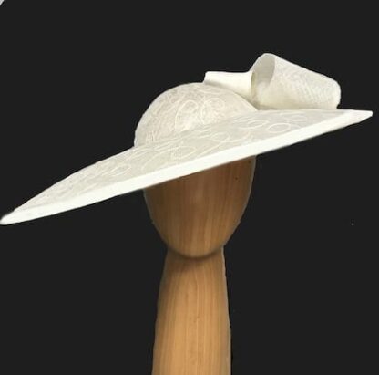 large ivory fascinator hat