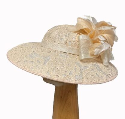 Large Peach and Ivory hat