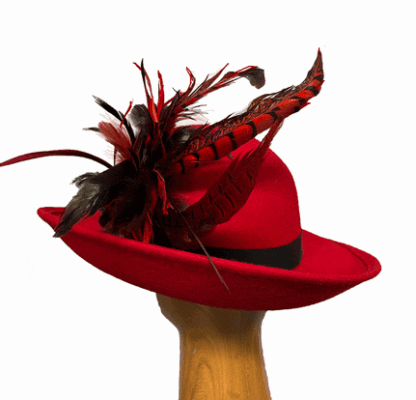 Red black feathers wool hat