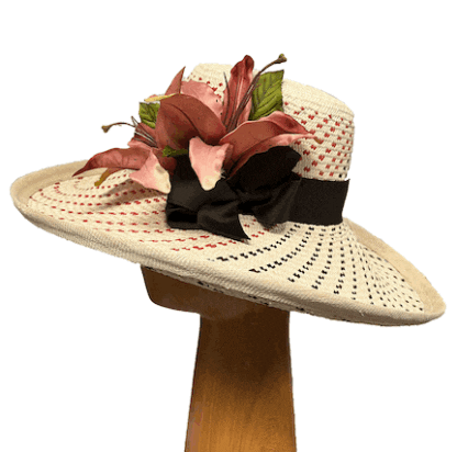 straw hat in cream, rust, black